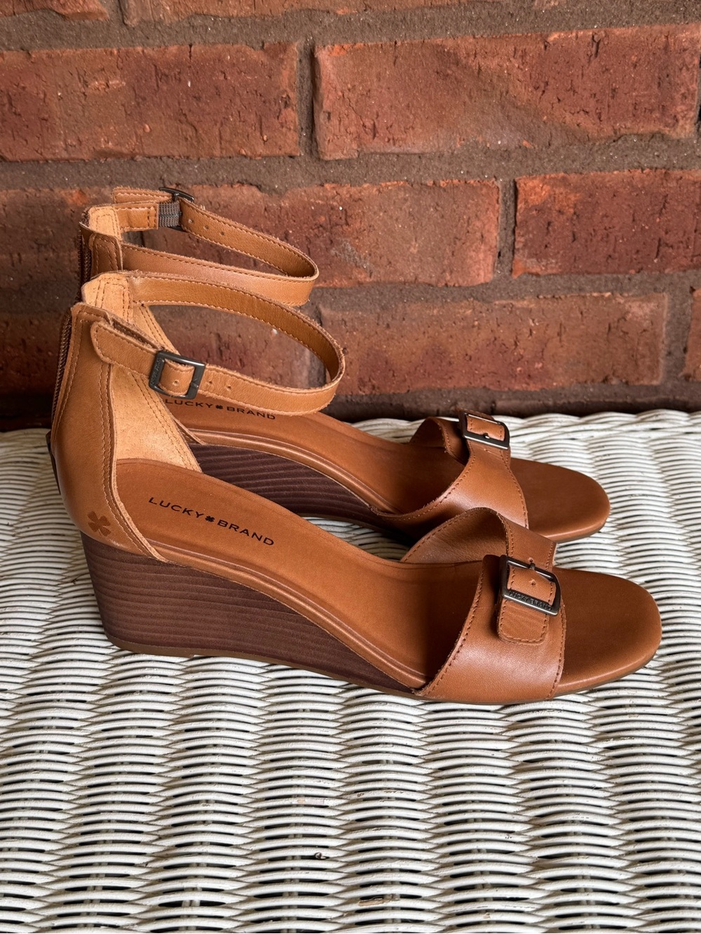 Lucky Brand Women’s Tan Leather Ankle-Strap Sandals - Picture 4 of 7